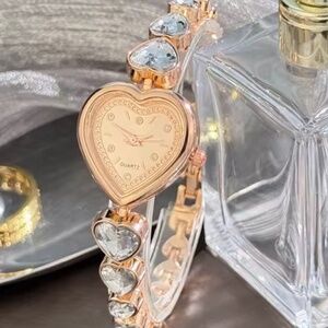 Romantic Heart Crystal Watch Bracelet –Rose Gold Luxury Women’s Timepiece